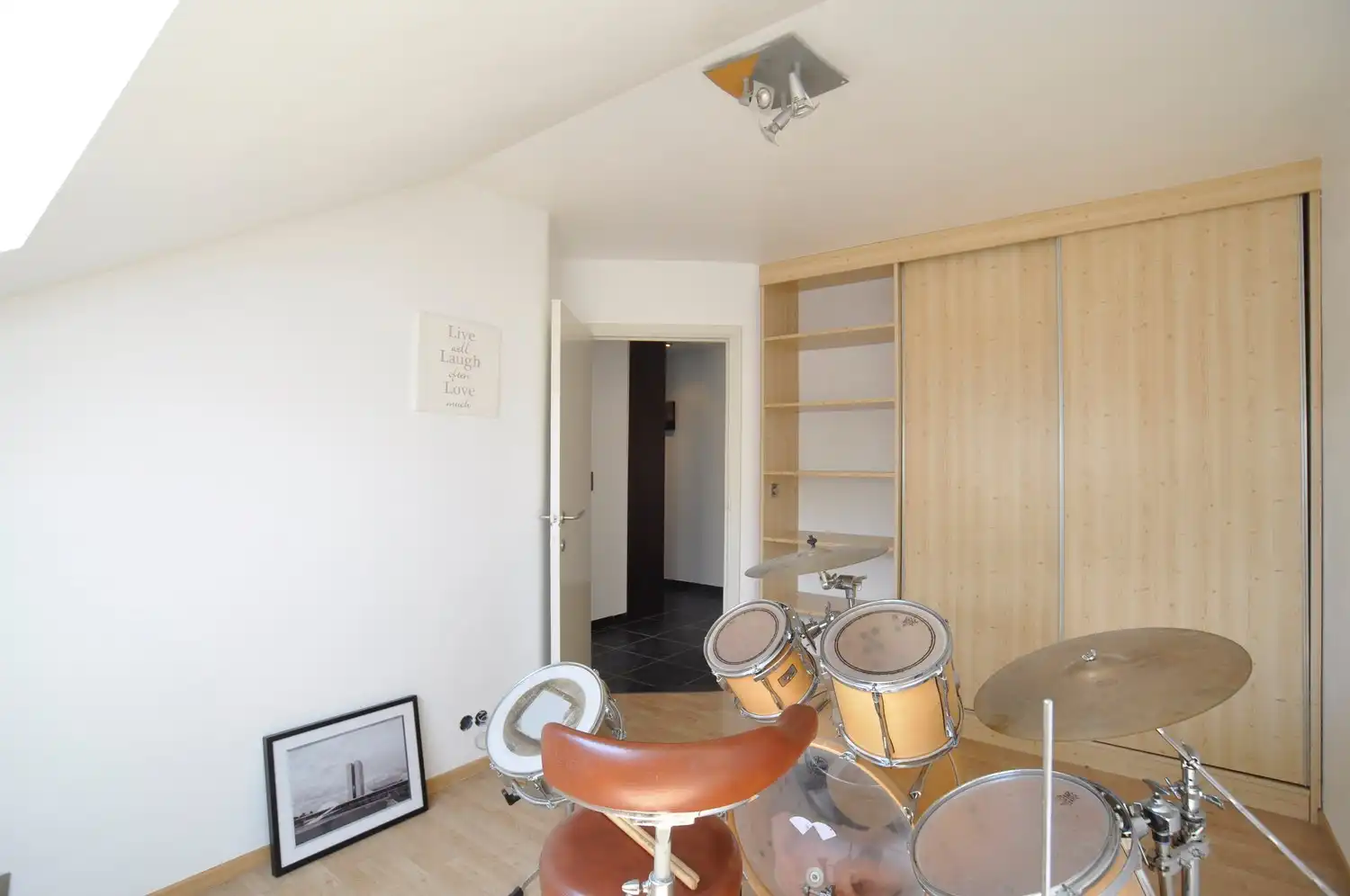 Modern, instapklaar appartement (194 m²) met 3 slaapkamers, 2 badkamers, een dubbele garage en riante kelder foto 21