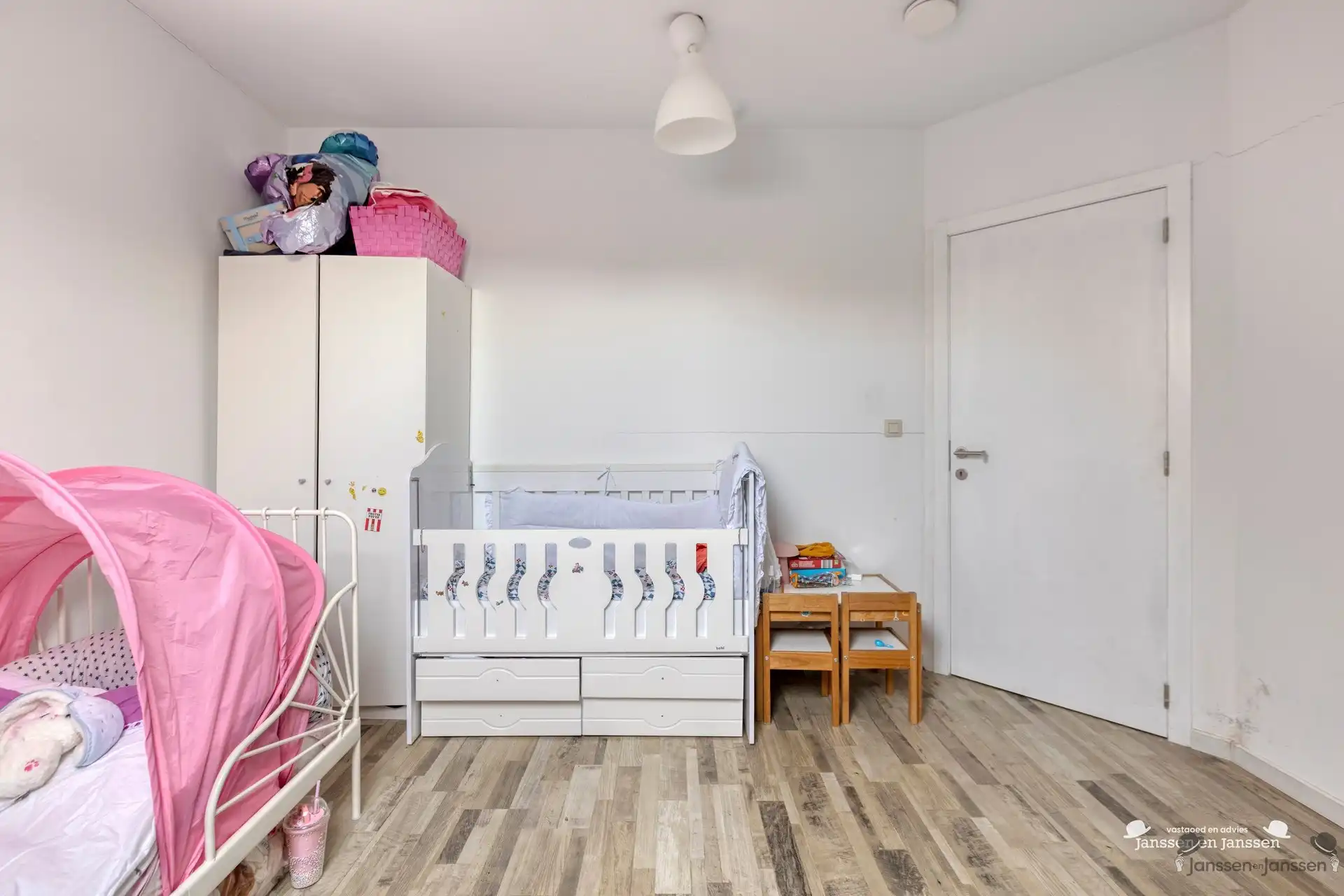 Praktisch duplexappartement met 2 slaapkamers en overdekt terras in het centrum van Leopoldsburg foto 9