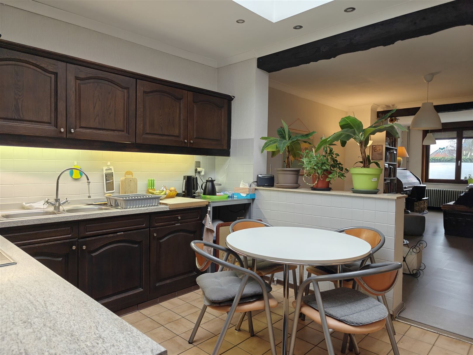 TE HUUR: Gesloten bebouwing met 2 slaapkamer te Hasselt! foto 5