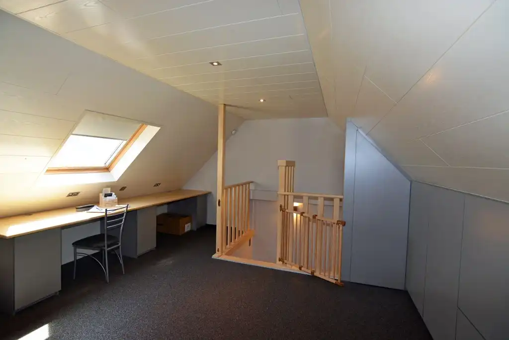 Modern triplex appartement met 3 slpks, terras, kelderberging en autostaanplaats. foto 19