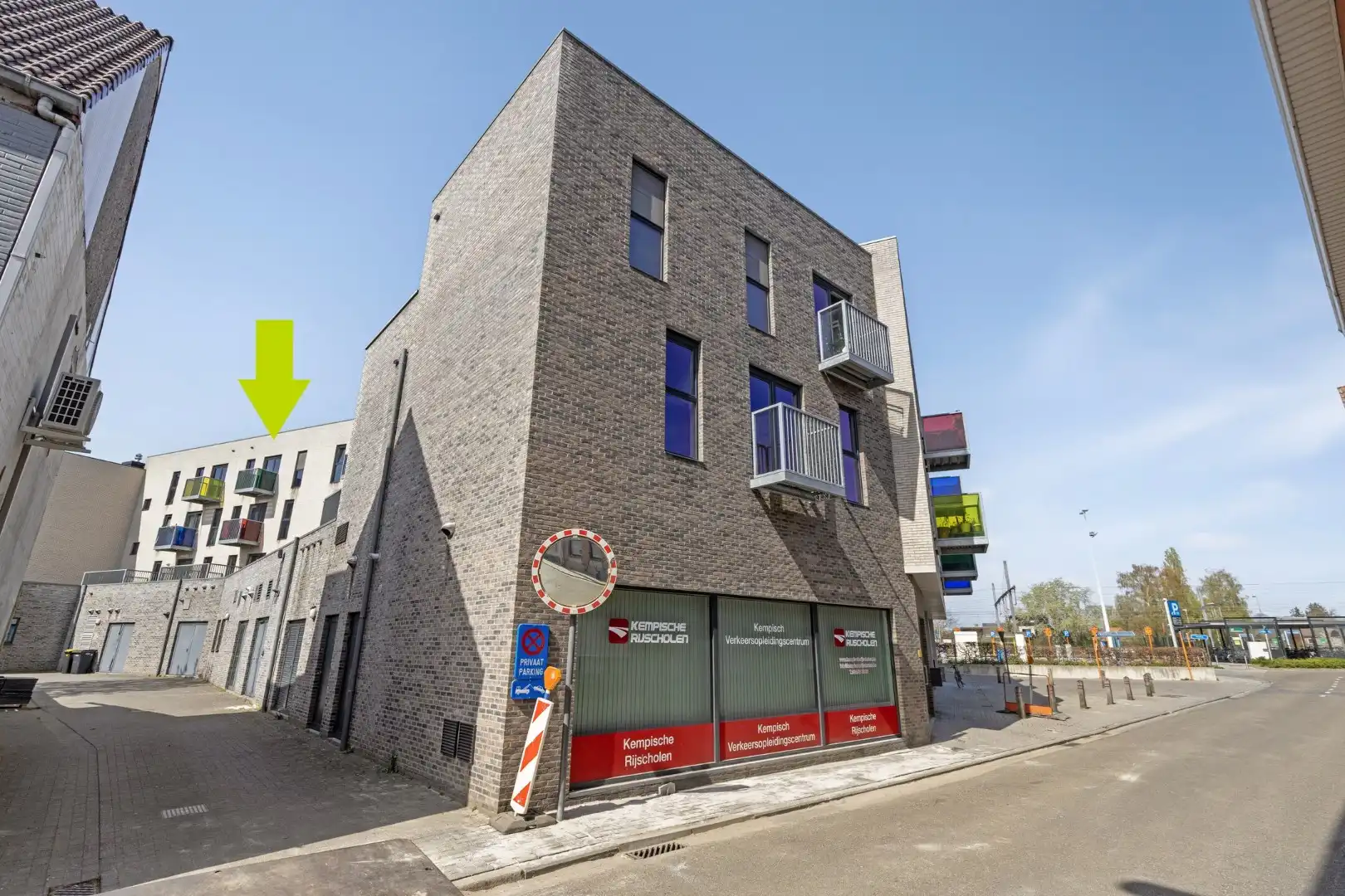 Rustig en zonnig gelegen appartement met 1 slpk en autostaanplaats in Herentals-centrum ! foto 2