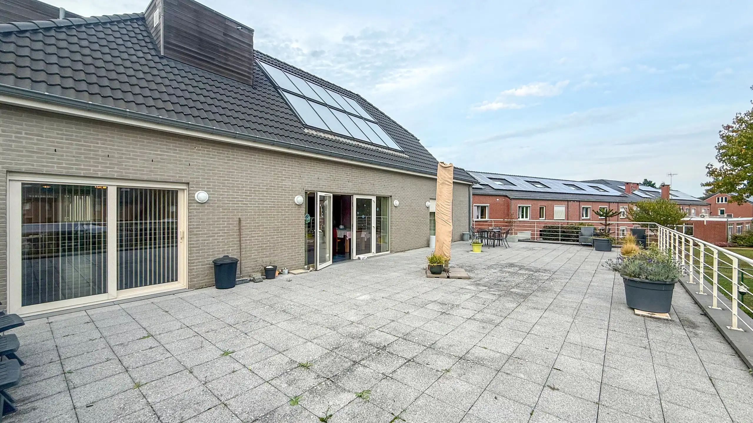 Veelzijdig investeringspand met 10 kamers, lift en kelder! foto 130