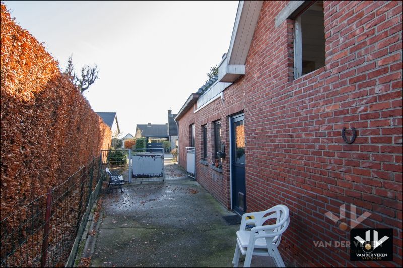 Te renoveren gezinswoning op heerlijk rustige locatie foto 14