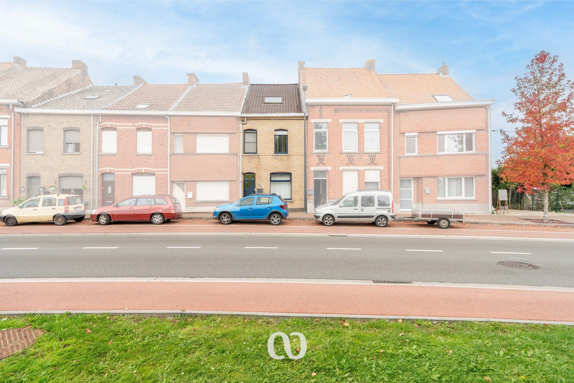 Woning met tuin en 4 slaapkamers foto {{pictureIndex}}