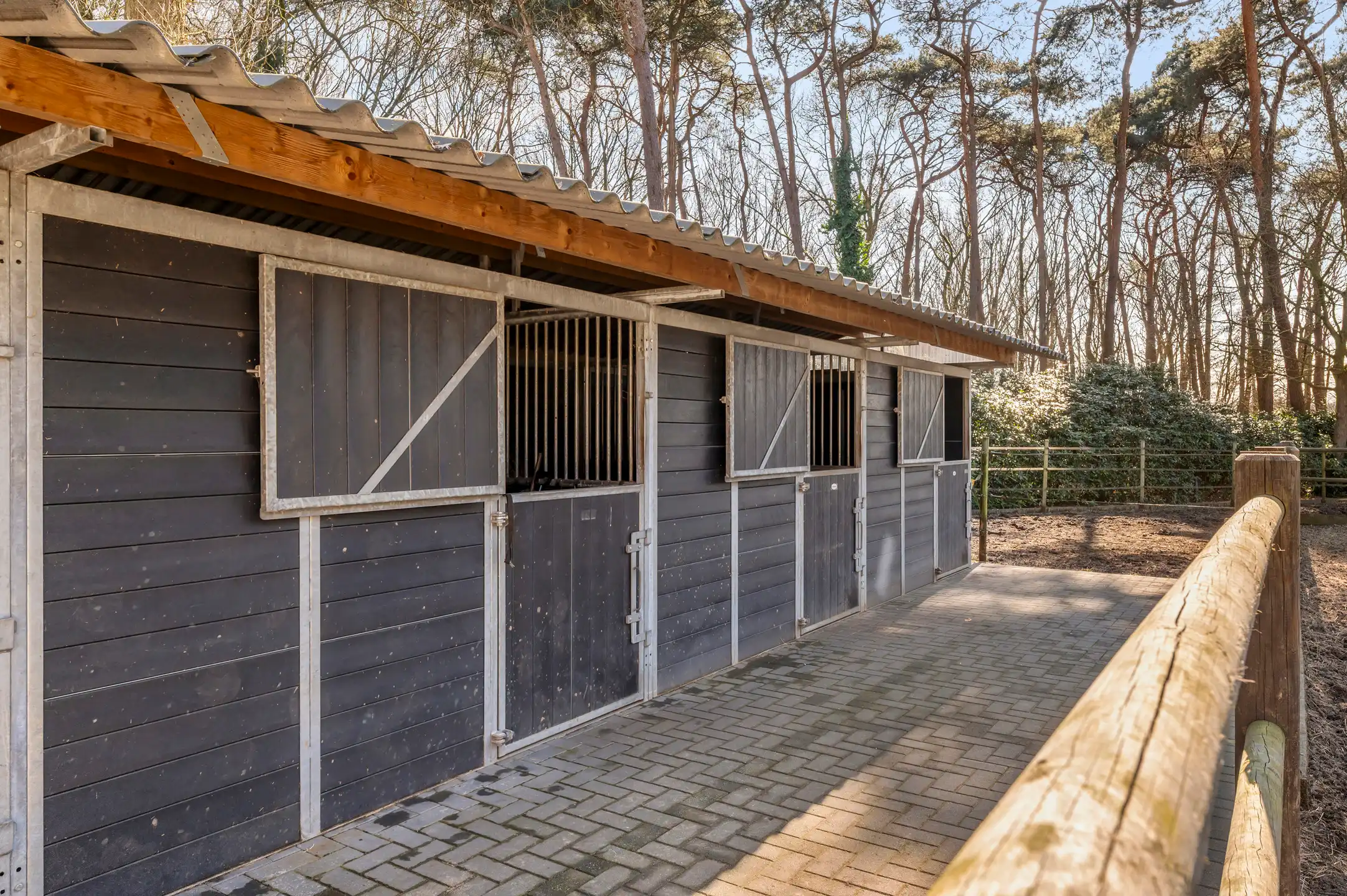 Topvilla met paardenaccomodatie, infinity-pool en 2e woning! foto 59