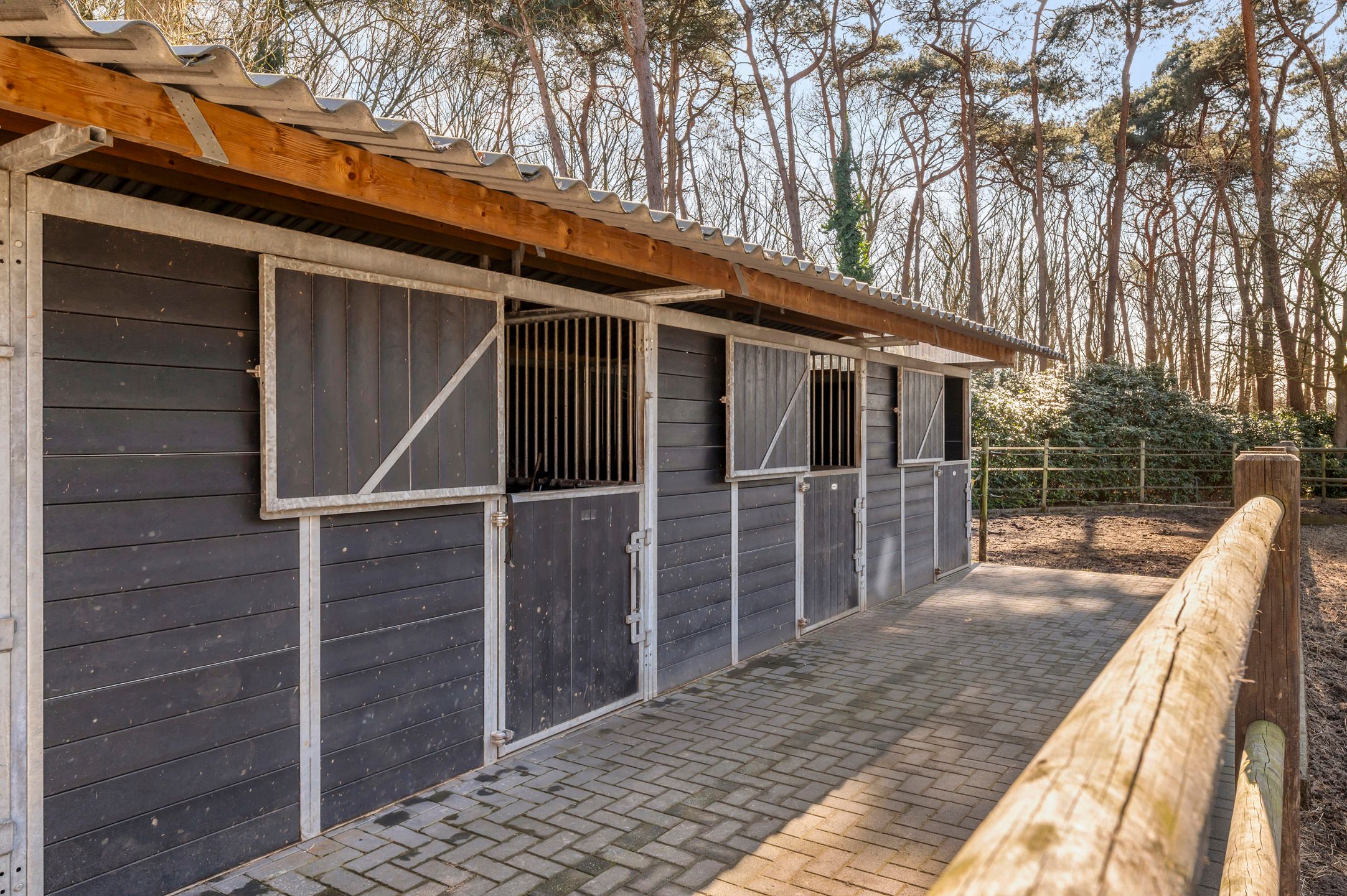 Topvilla met paardenaccomodatie, infinity-pool en 2e woning! foto 59