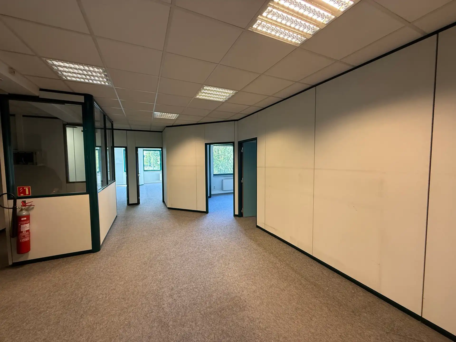 AALST - Moduleerbaar handelspand/kantoorruimte op toplocatie. foto 2