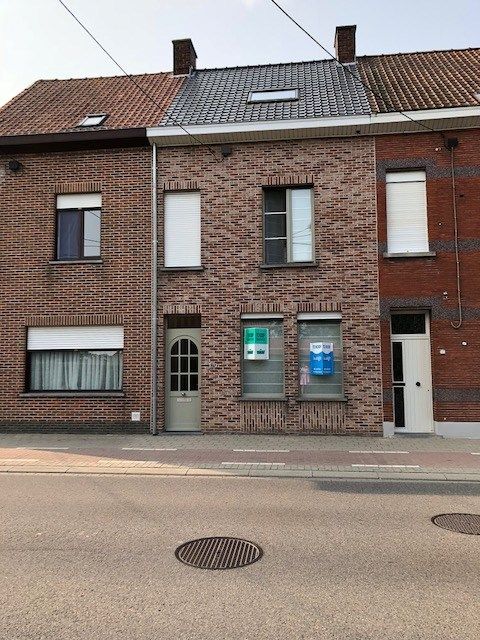 Gezellige tussenwoning met 3 slaapkamers, omheinde tuin/terras en achterliggende garage met uitweg foto 14