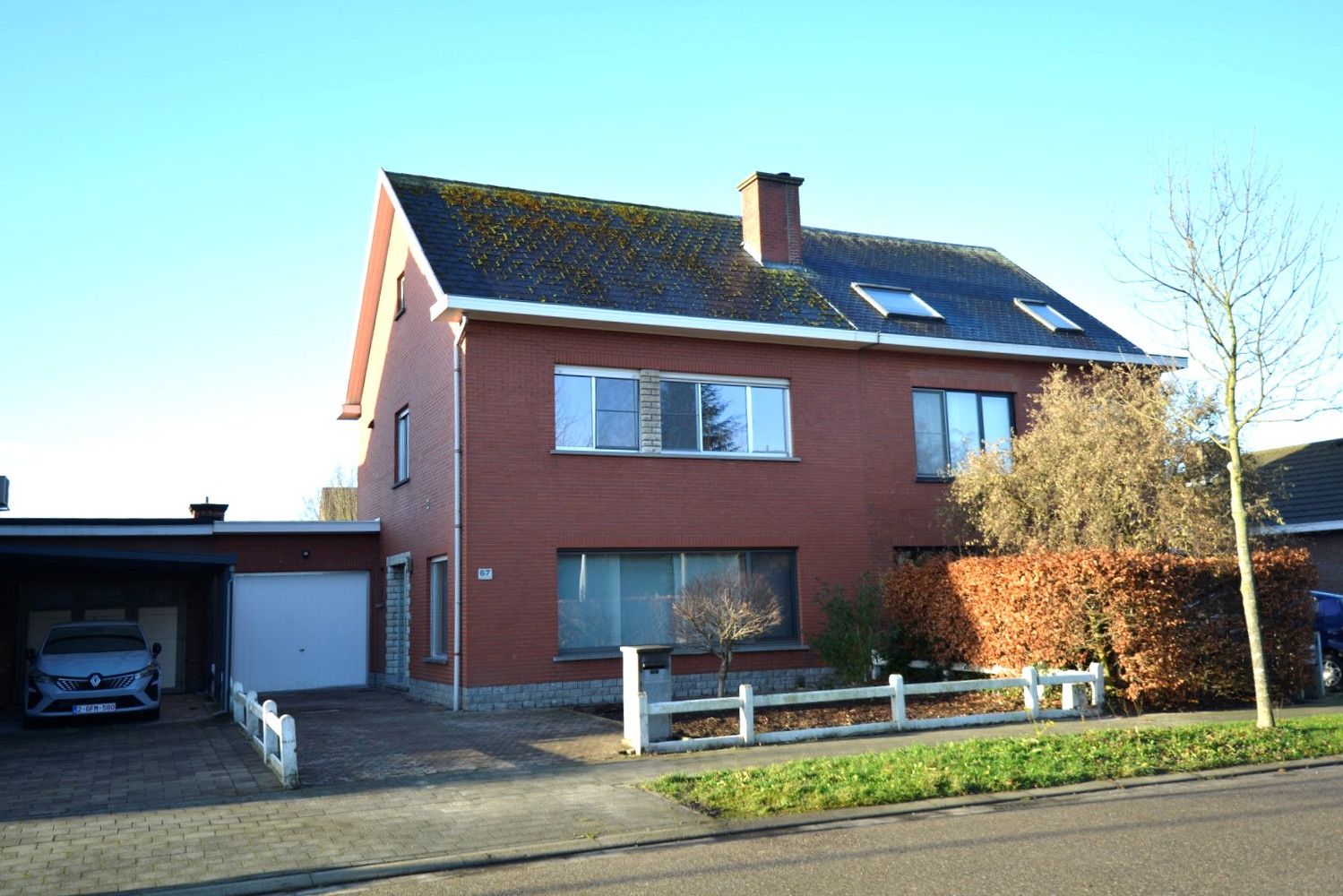 WONING MET GARAGE EN TUIN TE CENTRUM RANST! foto {{pictureIndex}}