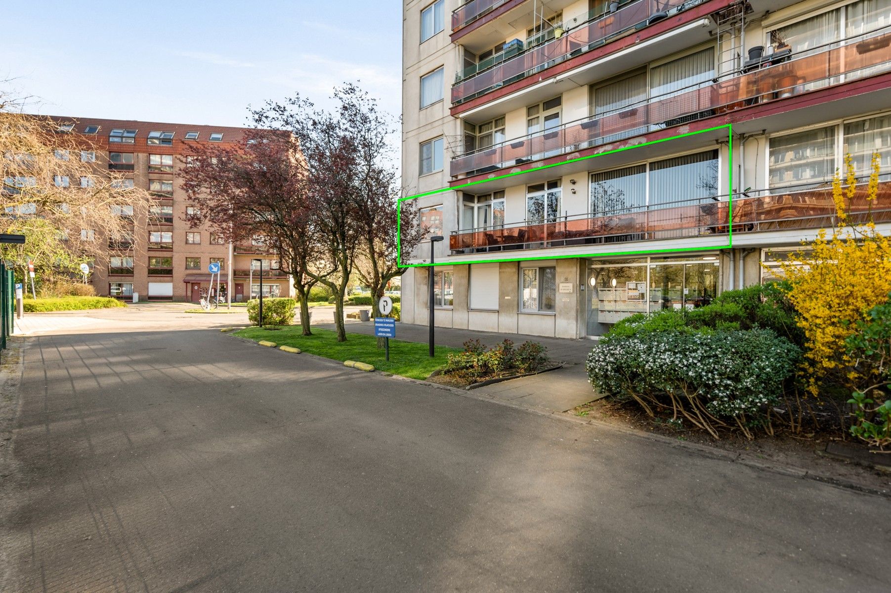 Appartement met 3 slaapkamers, terras en autostaanplaats te Berchem foto 14