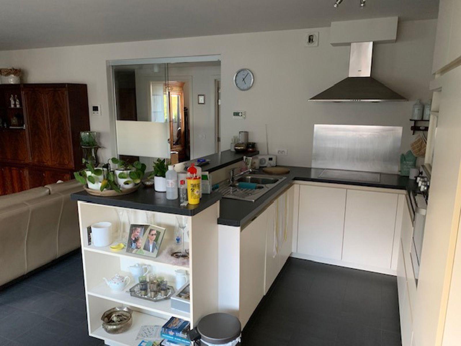 Instapklaar ruim en goed gelegen 2 slaapkamerappartement foto 15