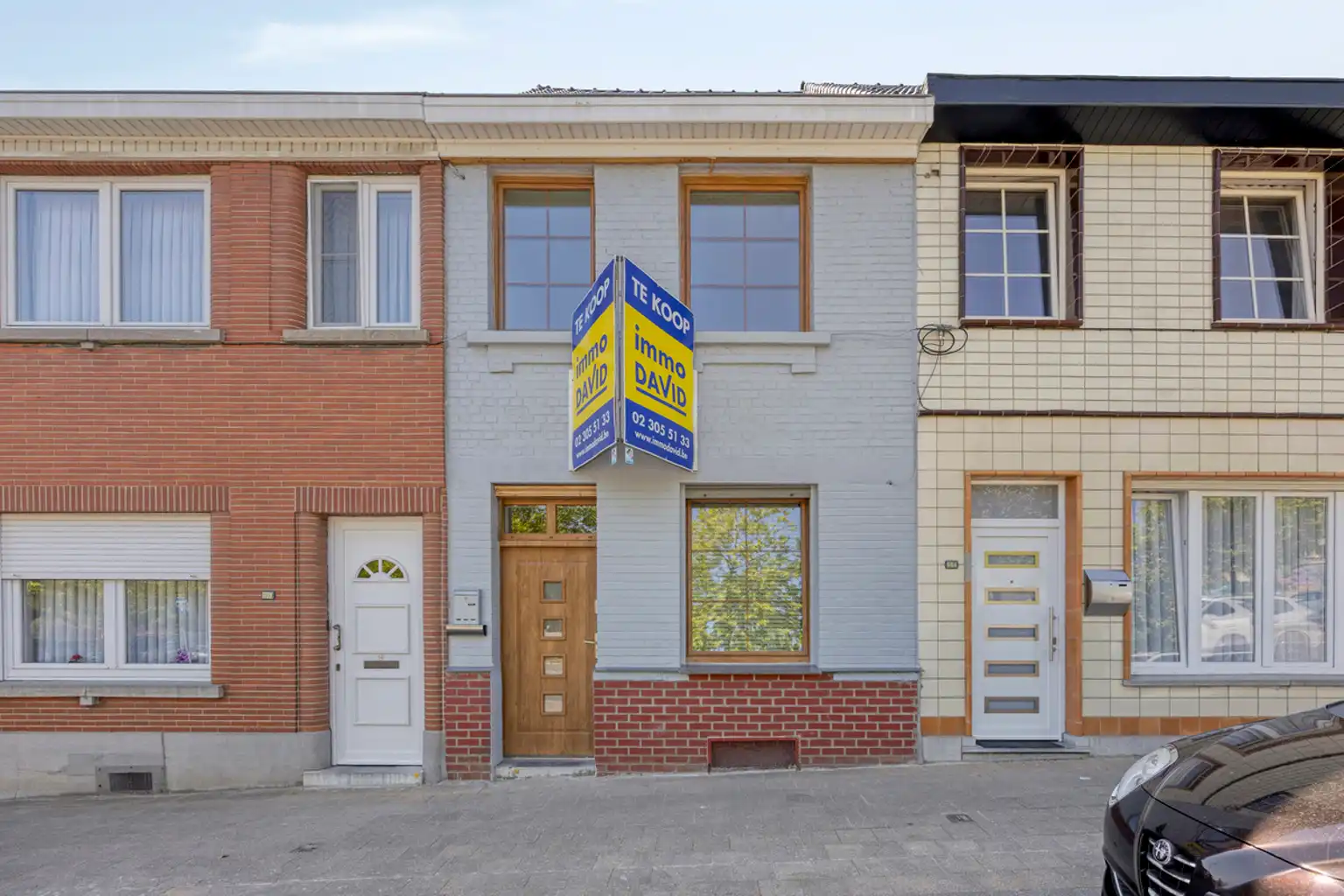 Volledig gerenoveerde 2-gevelwoning foto {{pictureIndex}}