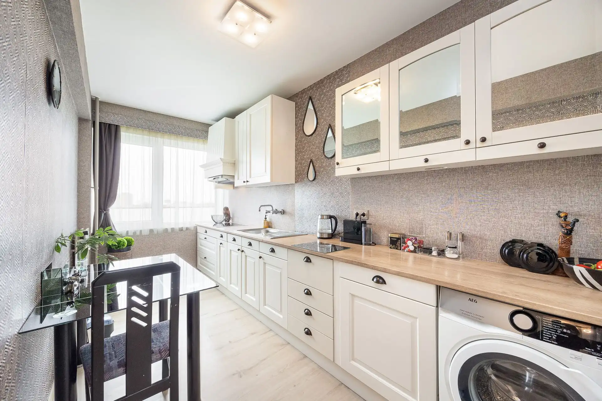 Verzorgd appartement met terras op uitstekende locatie foto 9
