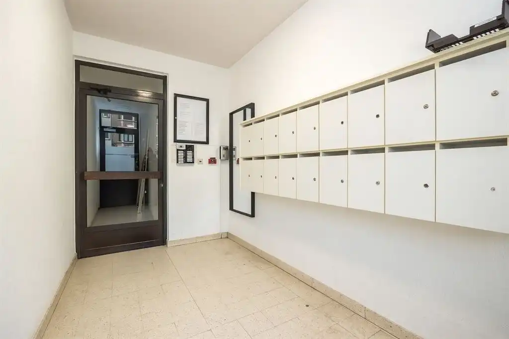 Kwalitatief gerenoveerd appartement met terras foto 18