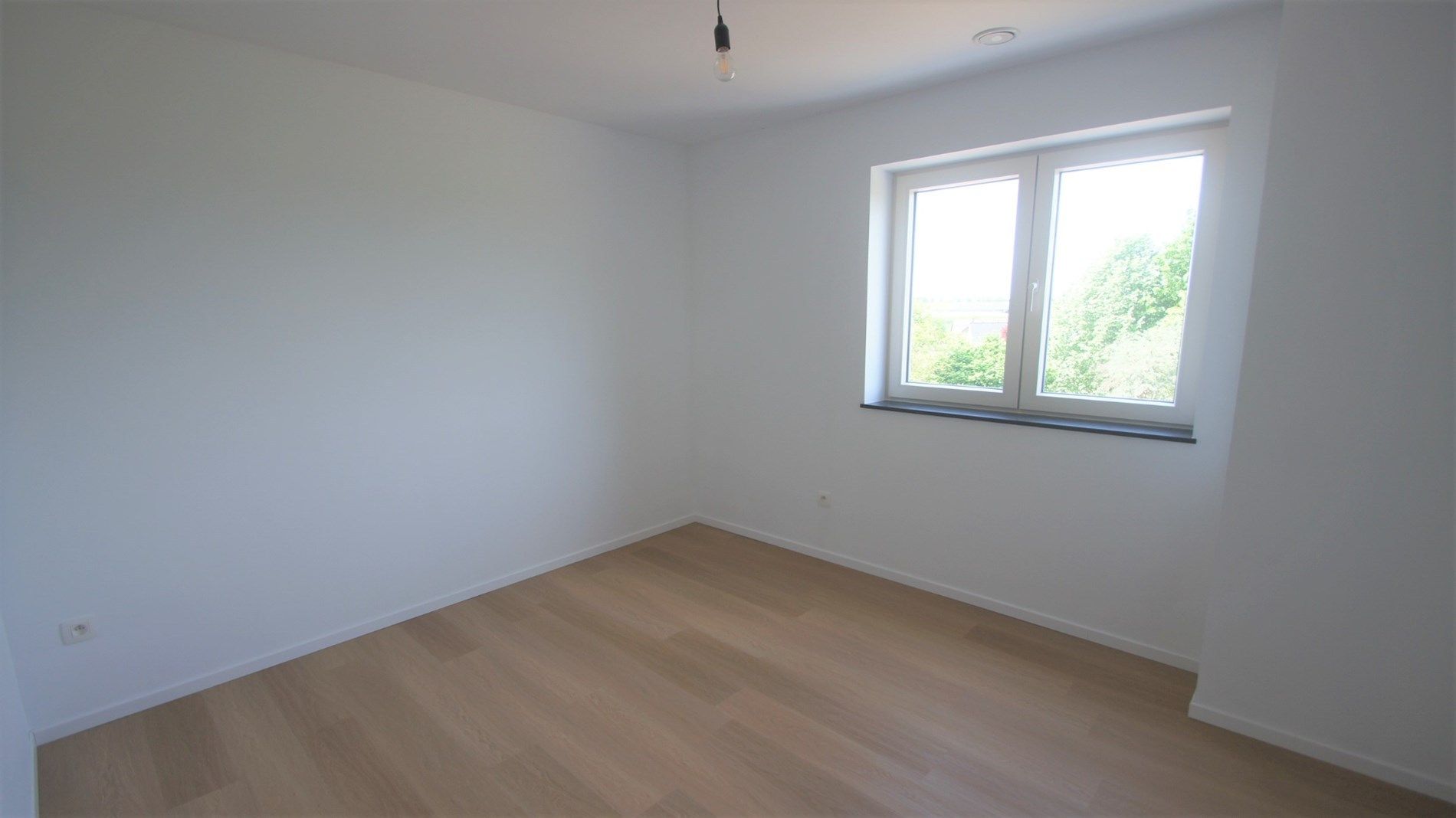 Prachtige nieuwbouw met 3 slpks, zonnig terras en tuin foto 6