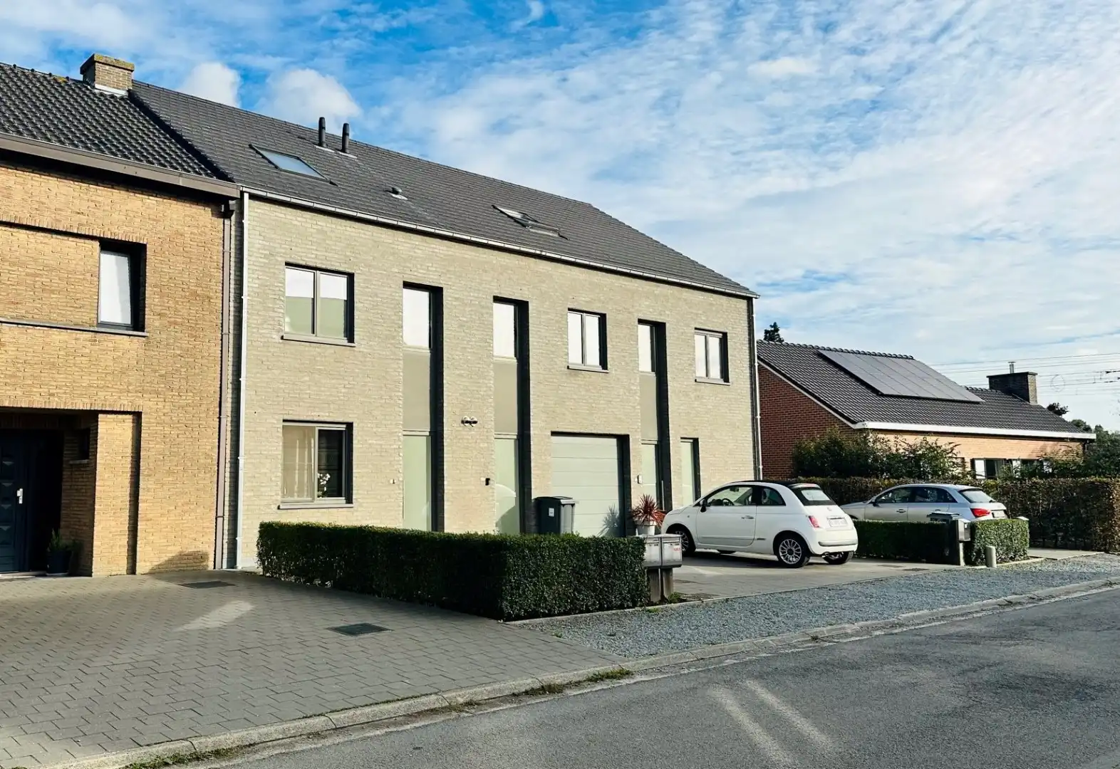 Gelijkvloers appartement met zonnepanelen - tuin - garage foto {{pictureIndex}}