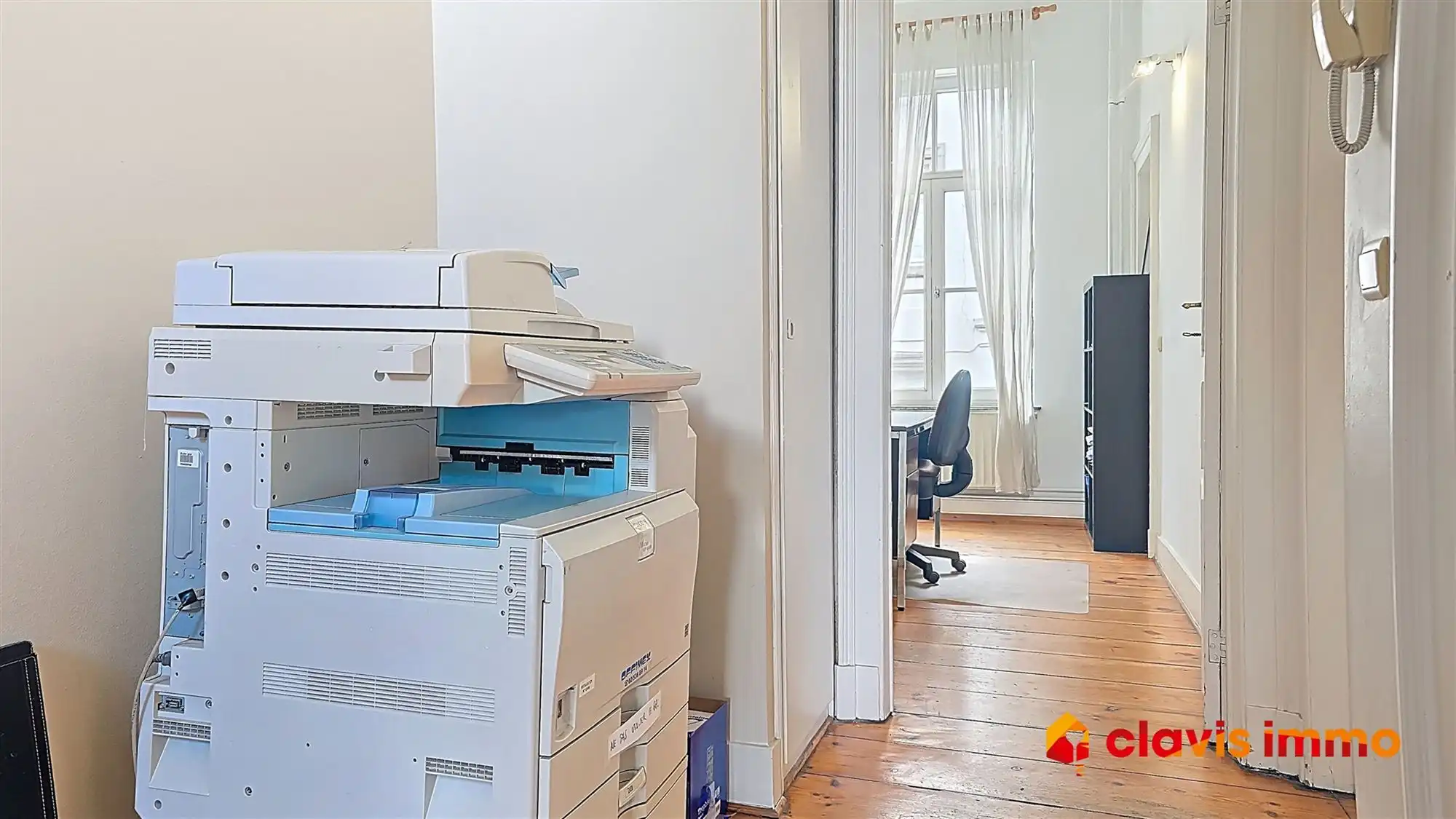 Aangenaam kantoor gelegen op de tweede verdieping van een prachtig herenhuis foto 3