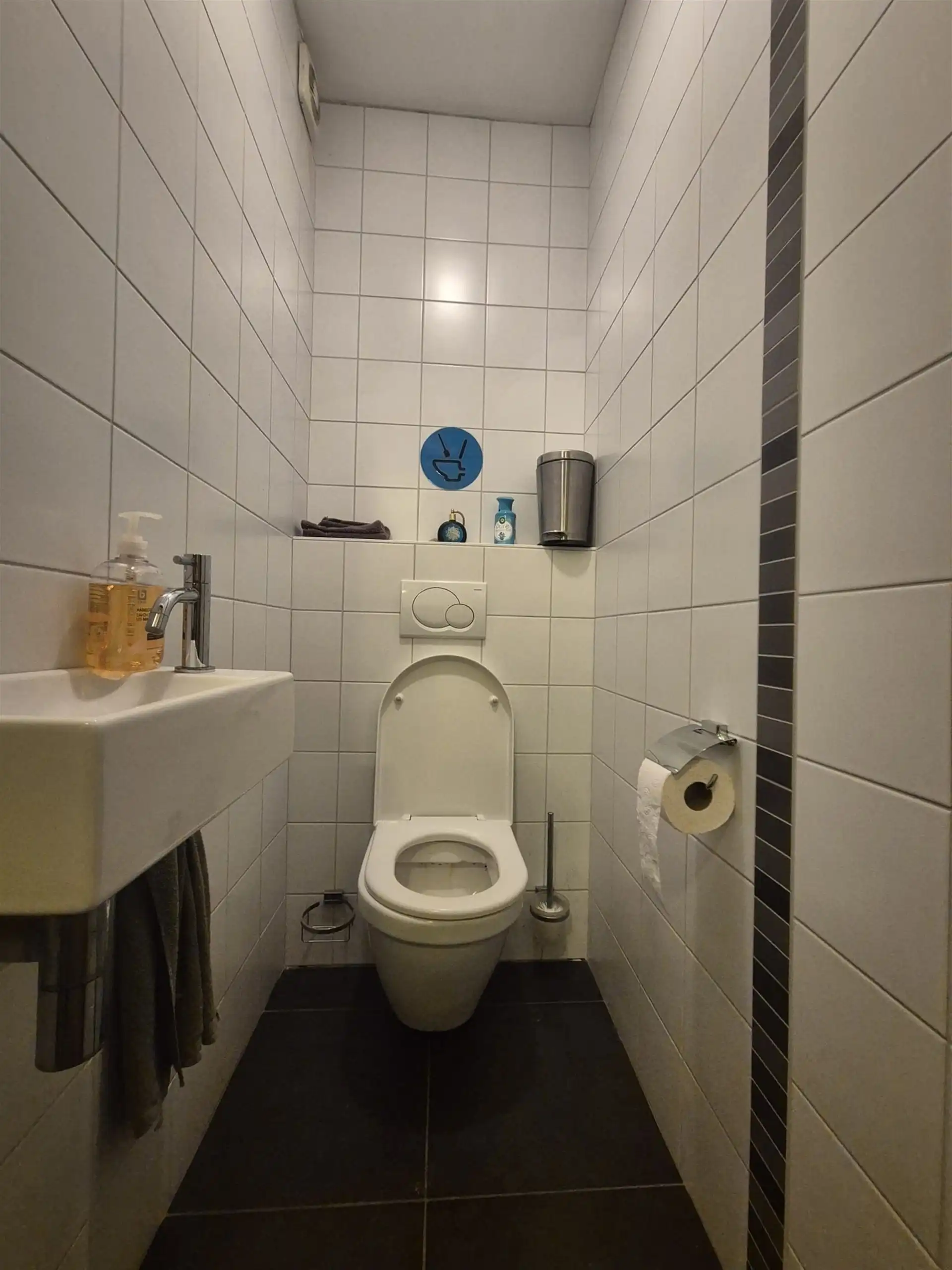 Interessant gelegen kantoorruimte met bijhorende parking. foto 9