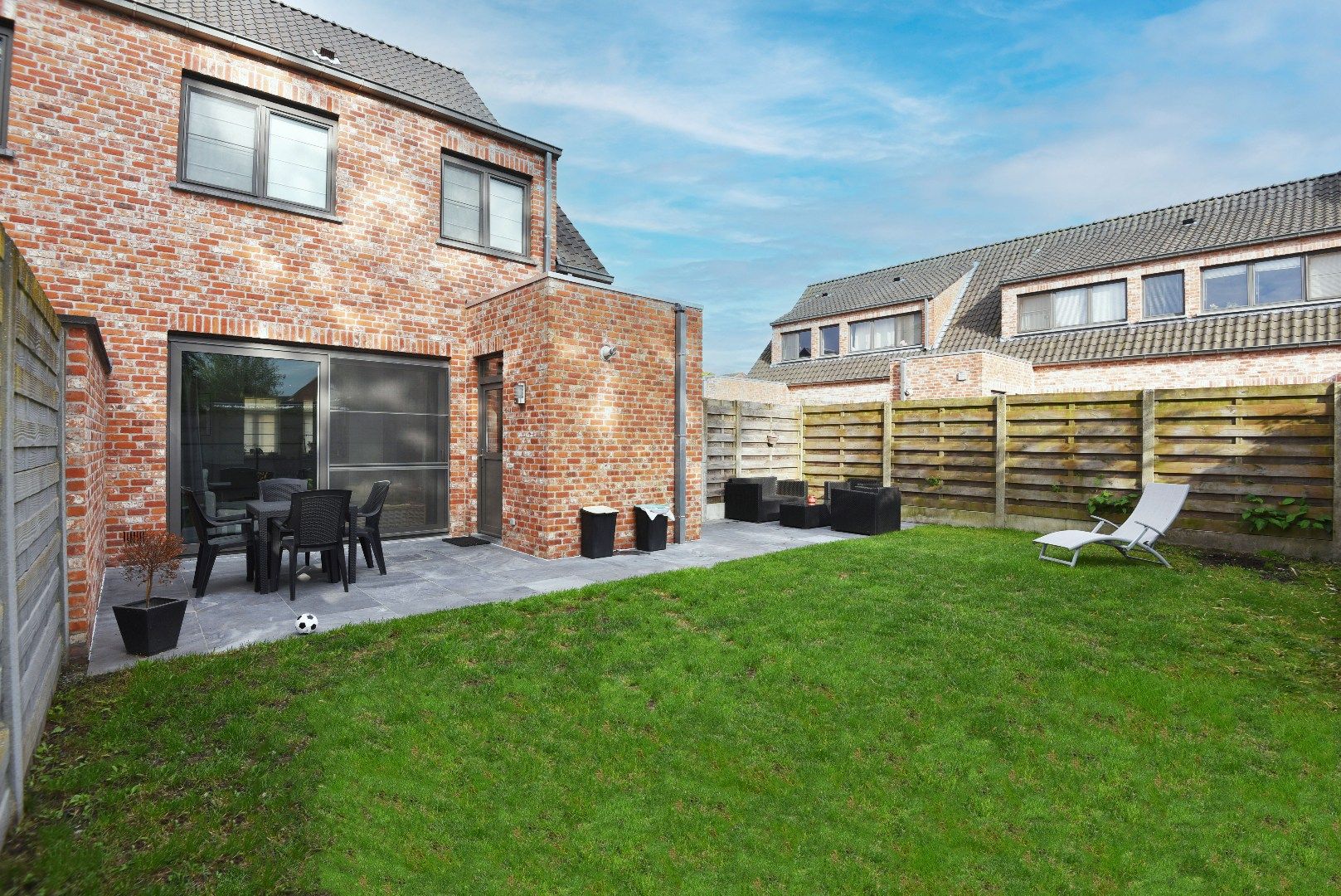 Recente gezinswoning met 3 slpks, tuin, terras en garage te Lembeke foto 13
