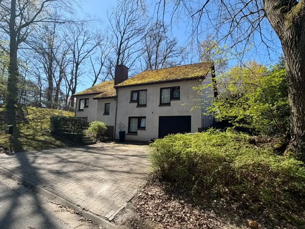 Genk, Winterslagstraat 251: Ruime gezinswoning met 3 slaapkamers, garage en zuidwest-gerichte tuin ! foto 3