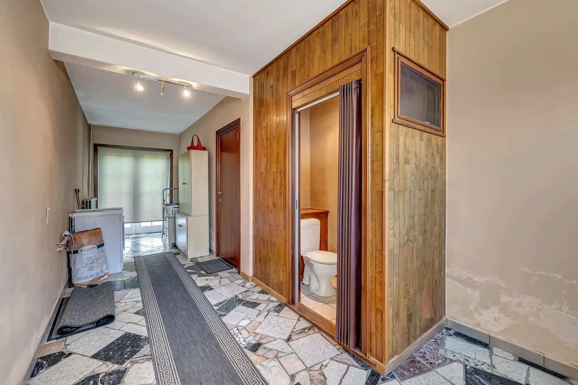 Te renoveren woning met veel potentieel te Liedekerke foto 11