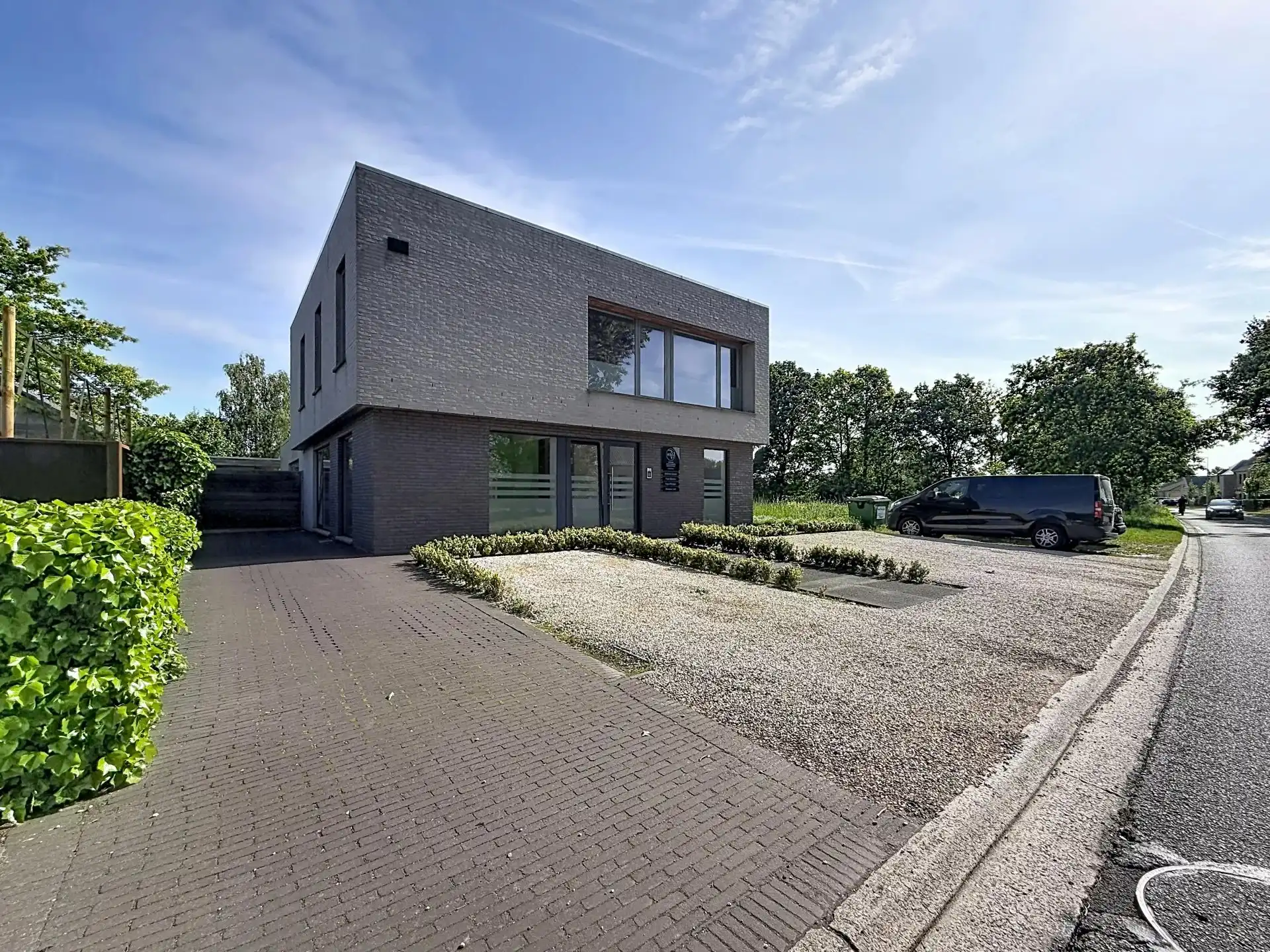 Moderne woning met 3 slaapkamers en praktijk of kantoorruimte op mooi perceel foto 47