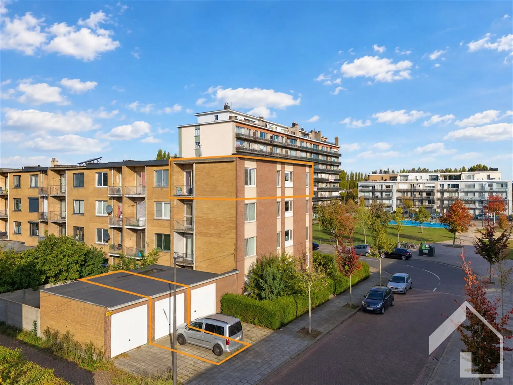 Lichtrijk hoekappartement met 2 slaapkamers, terras en garage met oprit foto 17
