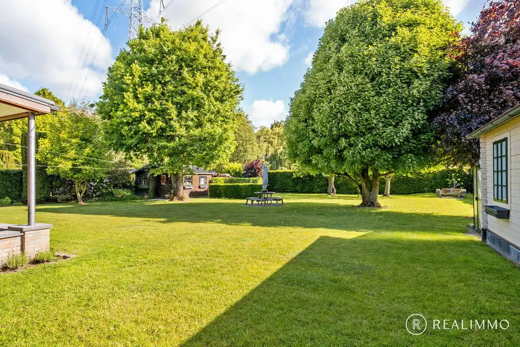 Alleenstaande instapklare woning op 1.483 m² in rustige ligging te Deerlijk! foto 14