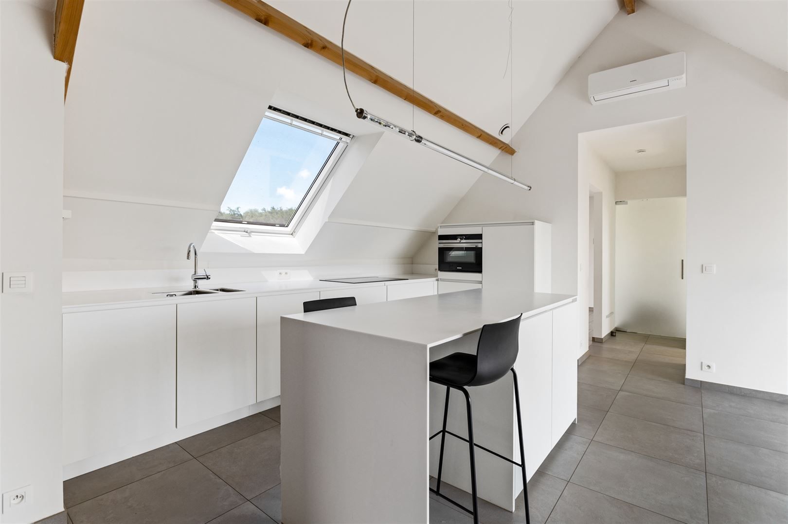 Recente penthouse ca. 114m2 met inpandig terras en optionele parking. foto 8