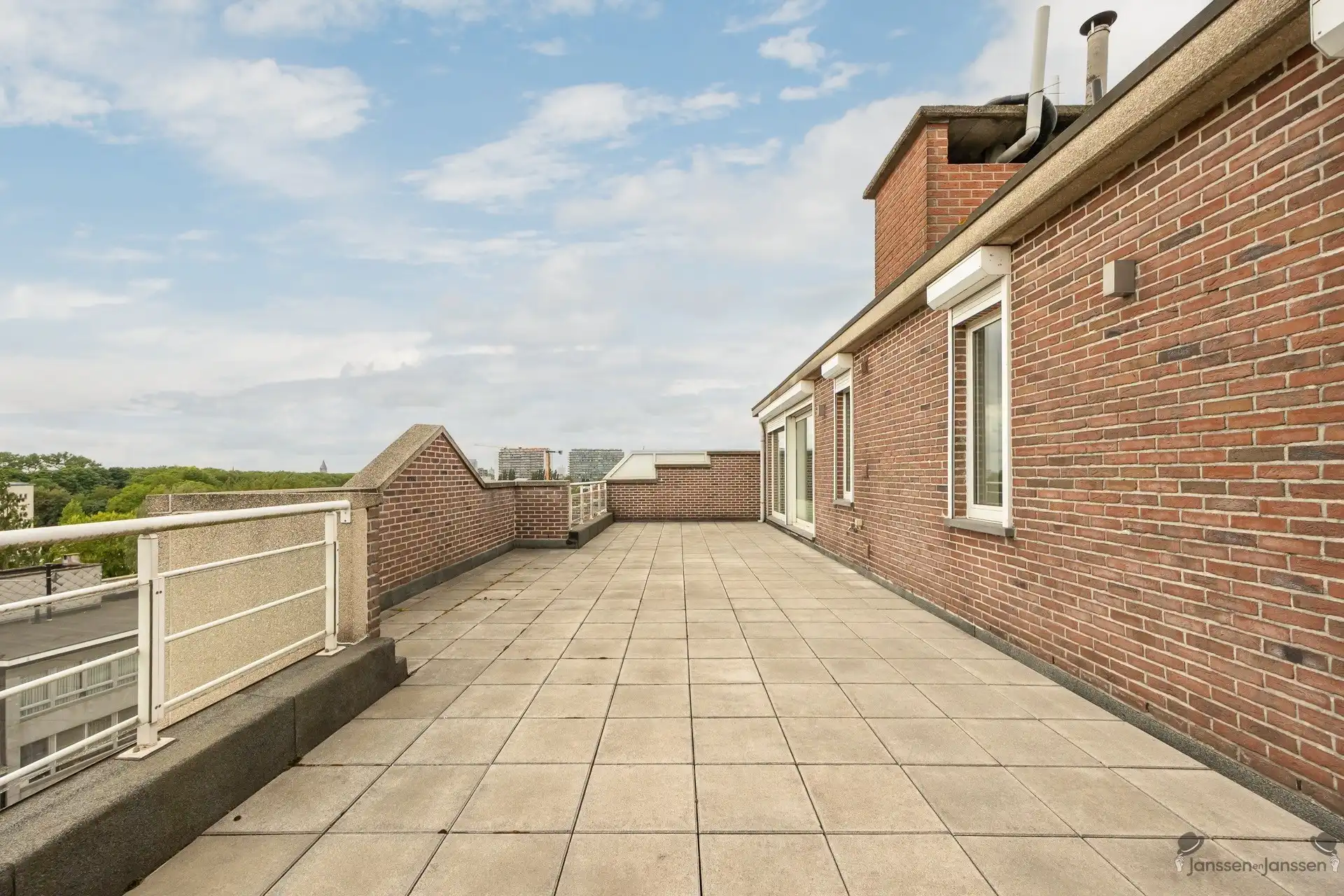 Lichtrijk penthouse met ruime terrassen en panoramisch uitzicht! foto 18
