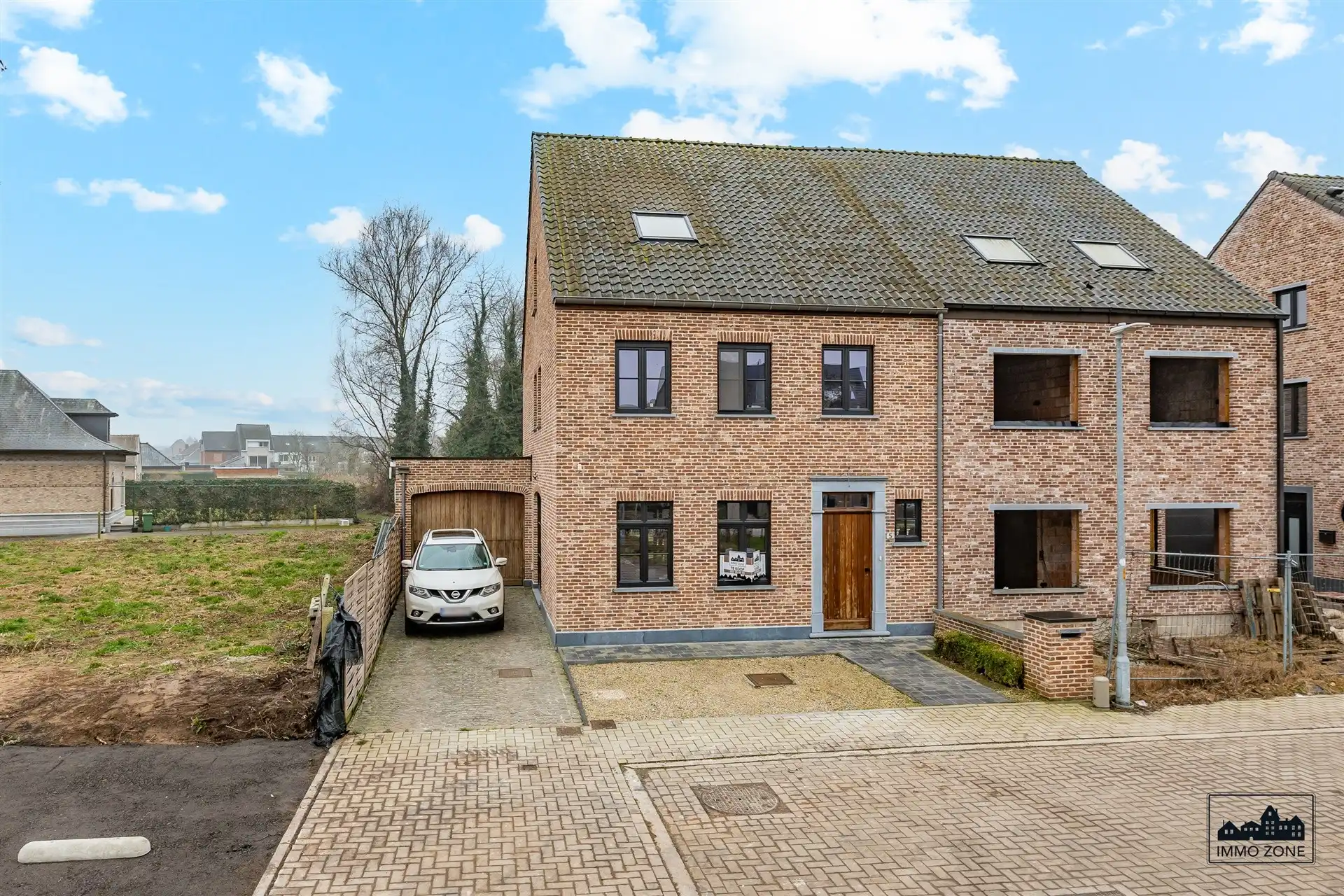 Grote, afgewerkte woning in doodlopende straat te Hamme! foto {{pictureIndex}}