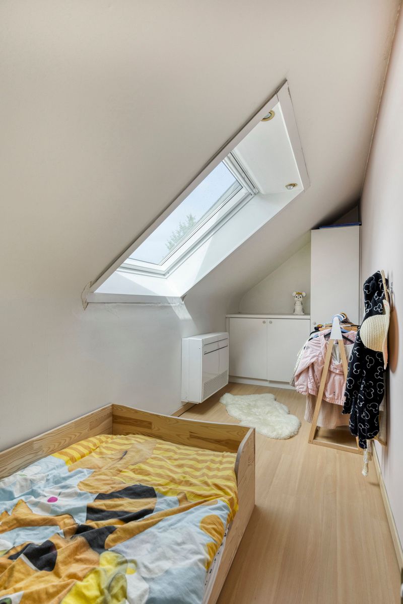 Open bebouwing met 3 slpkmrs, zonnepanelen en praktijkruimte foto 19