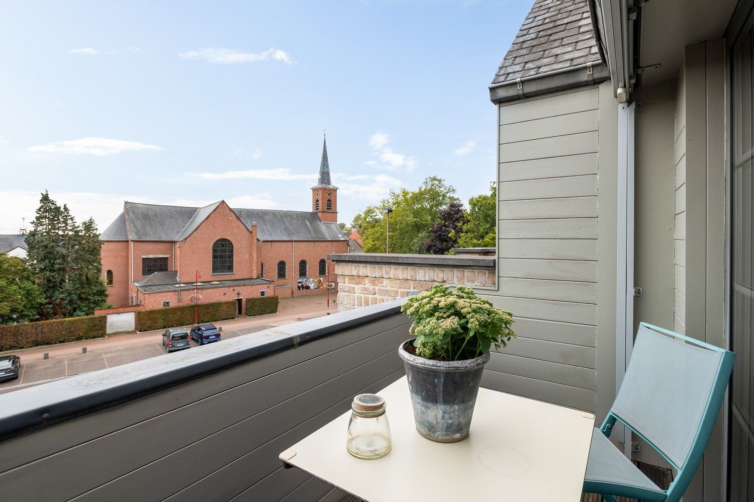 Ruim duplexappartement met 2 slaapkamers op toplocatie te Lint foto 4