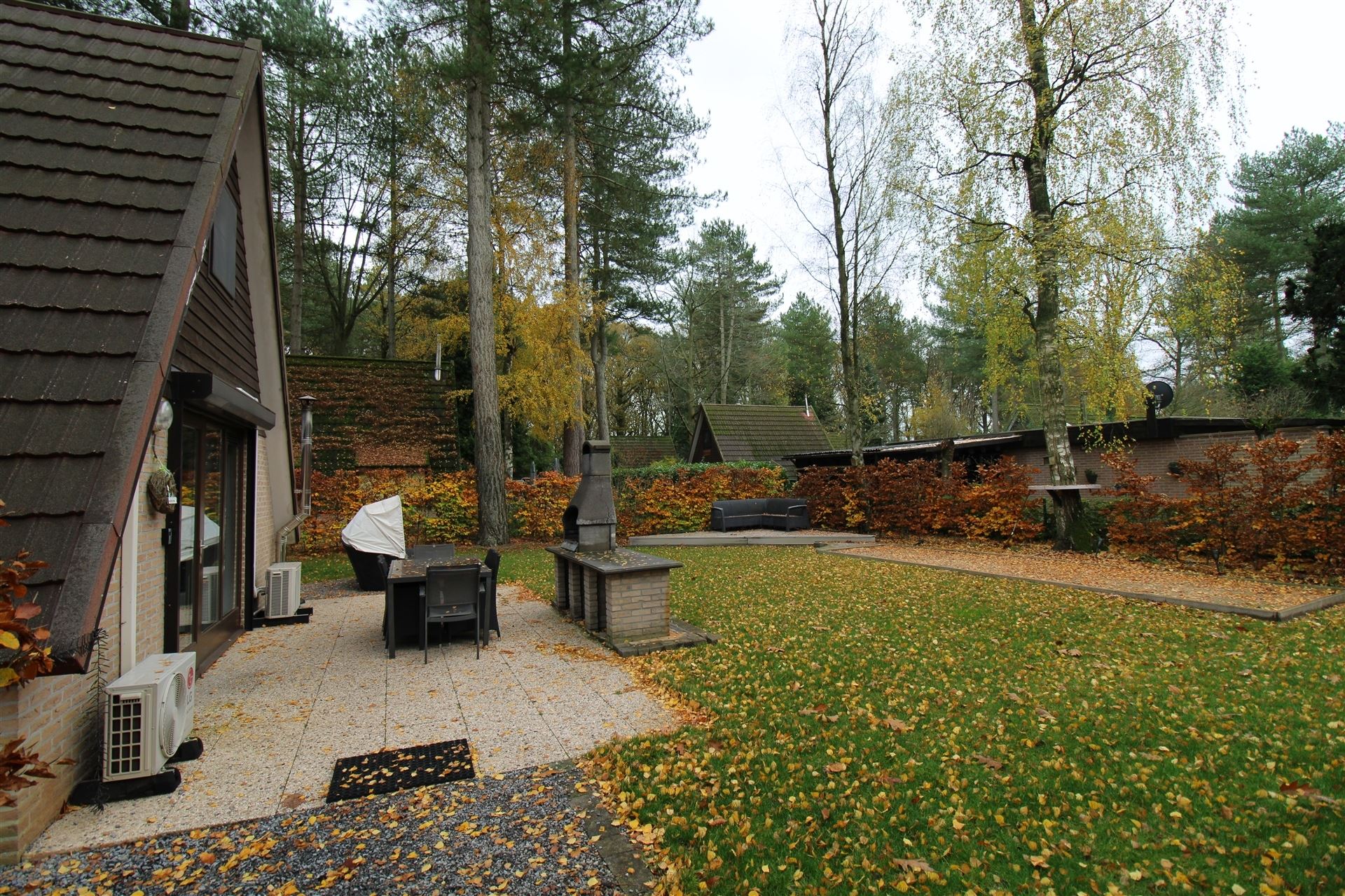 Vakantiewoning met 3 slaapkamers en ruime tuin op vakantiedomein Sonnevijver te Rekem! foto 12