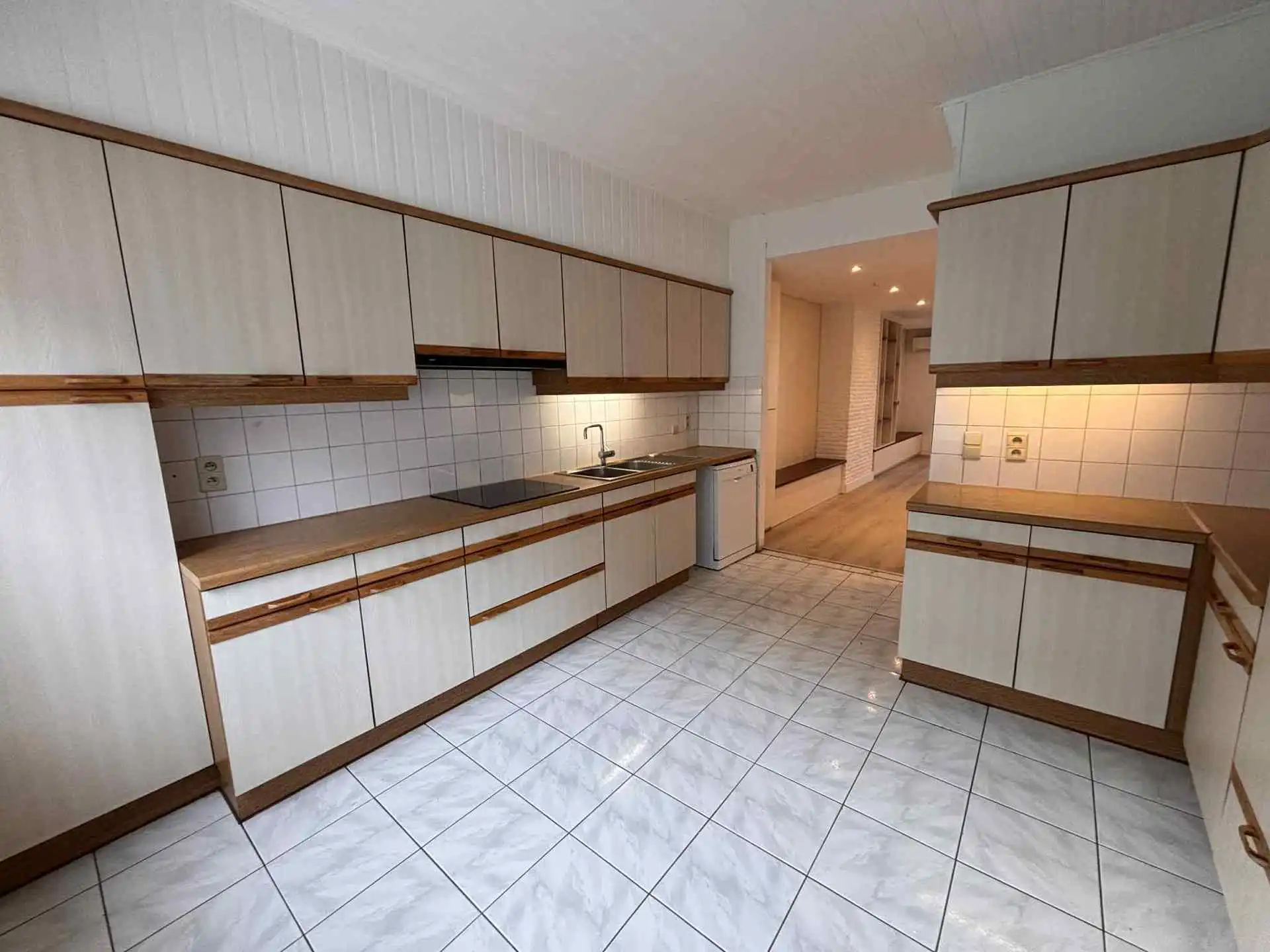 WETTEREN - Gezellige rijwoning in het centrum foto 4