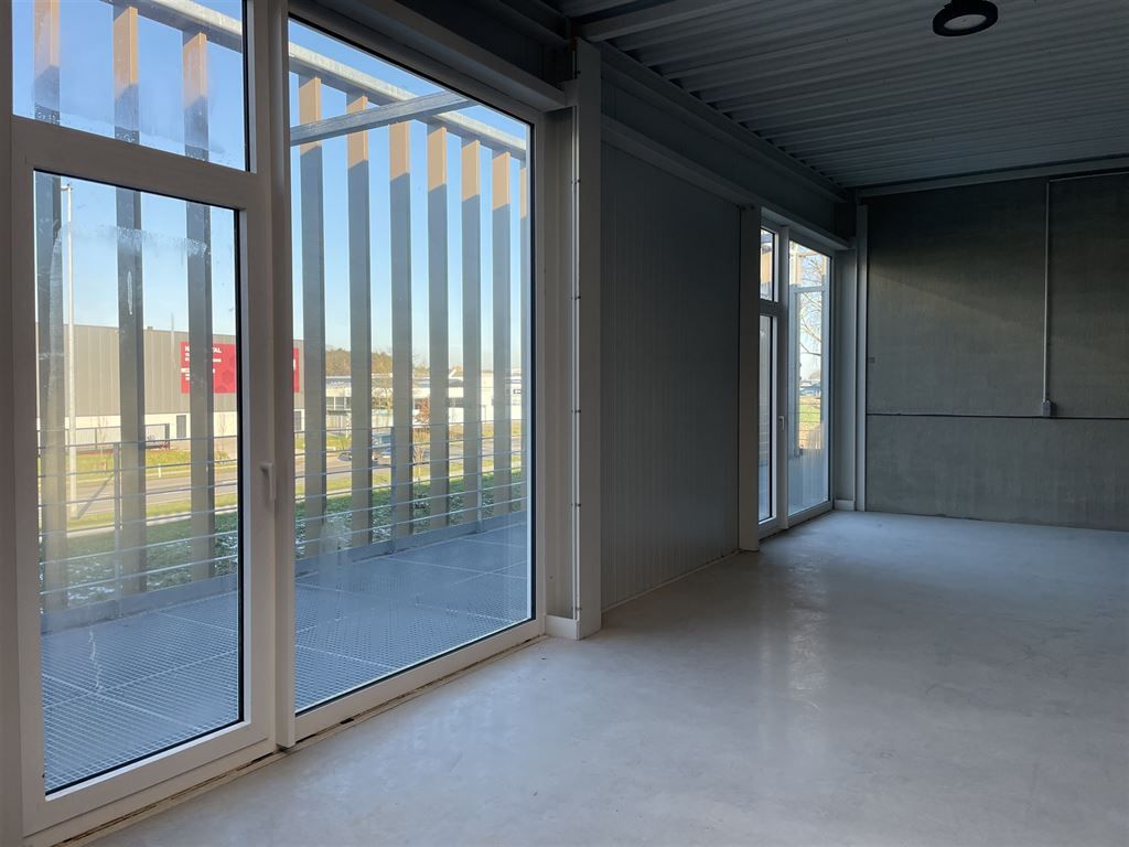 Zeer veelzijdige KMO-unit met goede zichtbaarheid foto 14