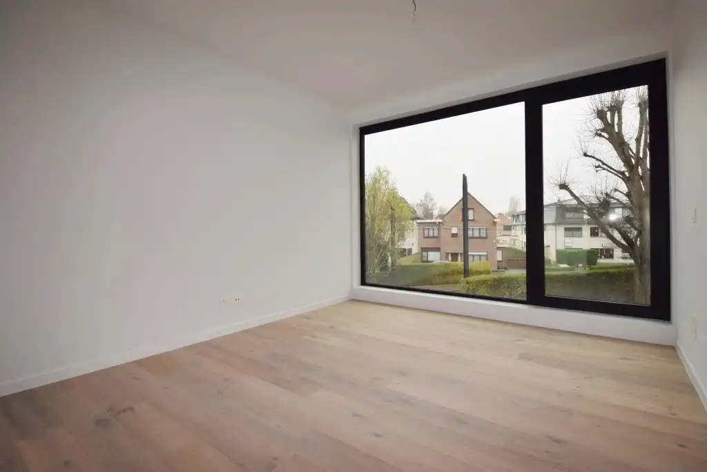 Luxueus en ruim recent appartement met 3 slaapkamers en 2 badkamers. foto 11