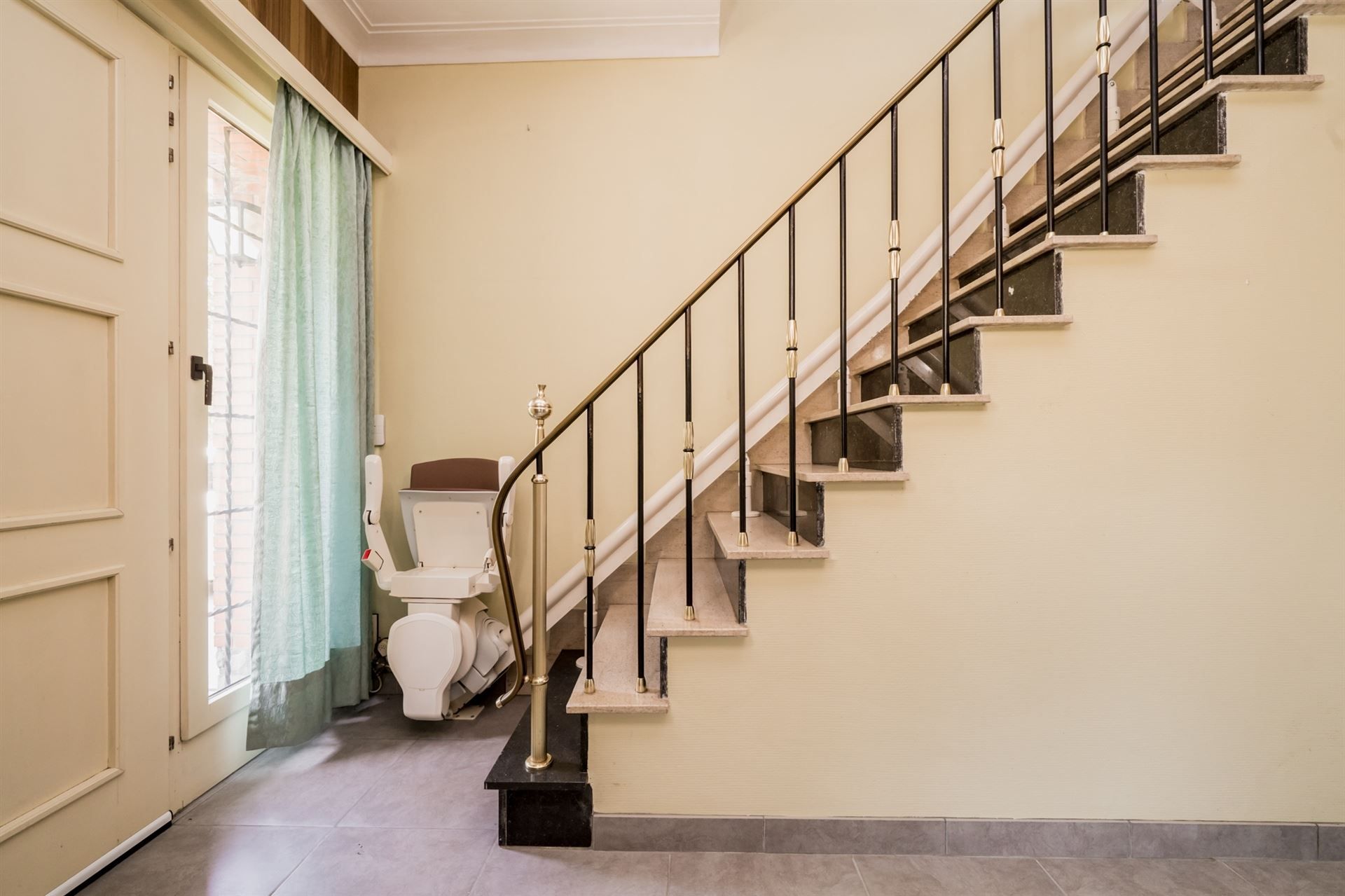 Rustig gelegen woonhuis met veel potentieel foto 15