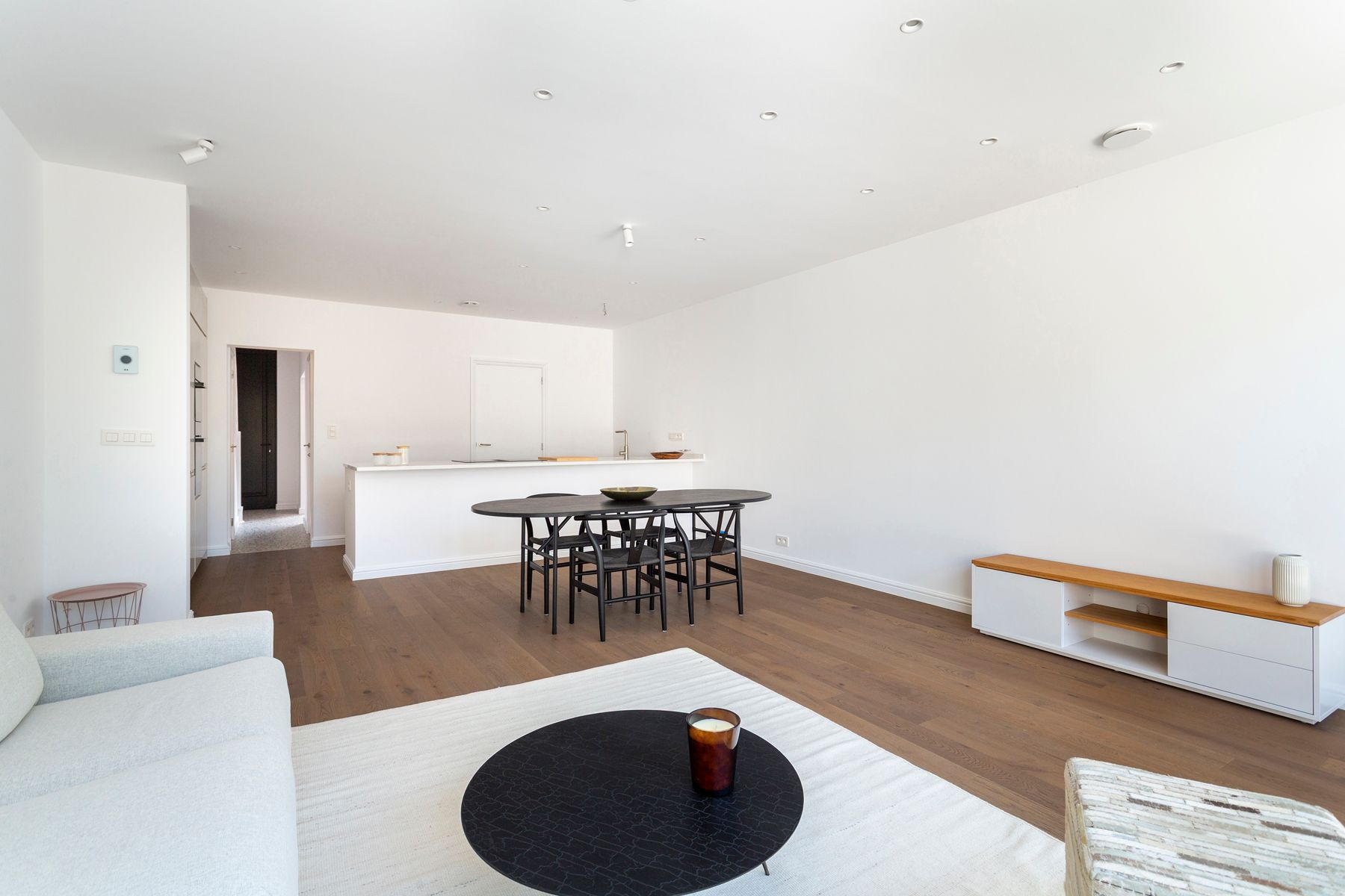 Totaalreno woning met prachtige tuin in een rustige woonwijk foto 3
