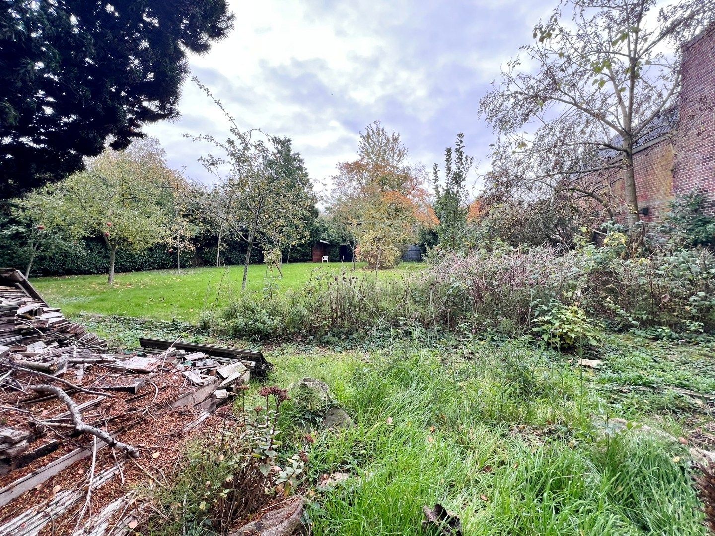 Instapklare woning met prachtige tuin op een perceel van 1.680m² op 500meter van de markt.  foto 20