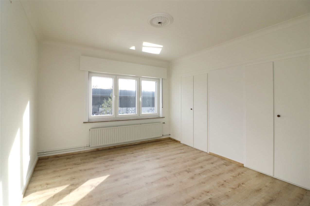 Villawoning met 4 slaapkamers en bijgebouw foto 25