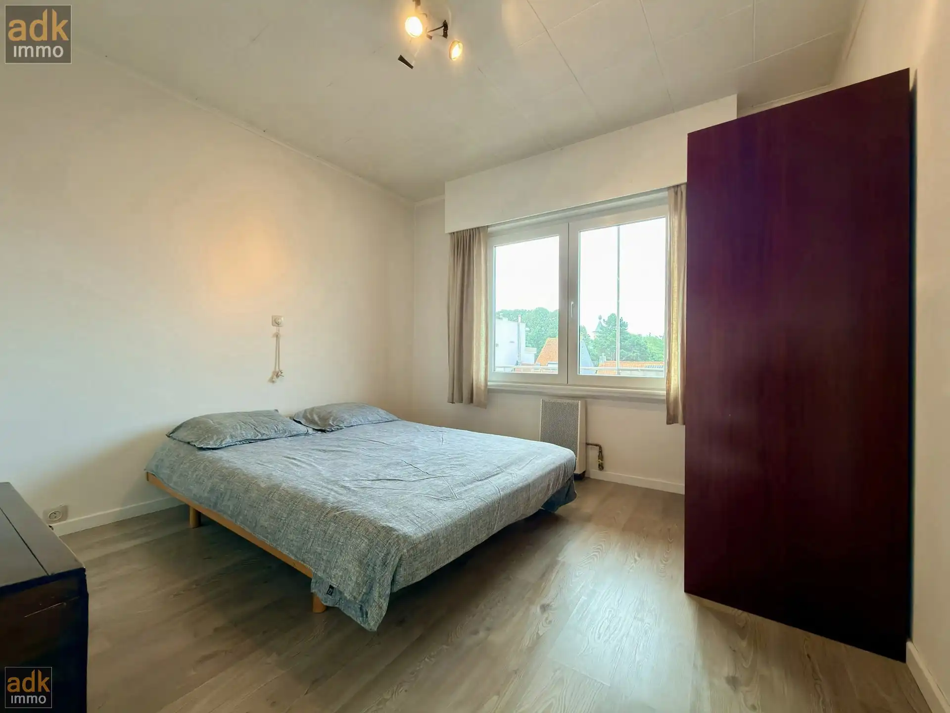 Instapklaar 2-slaapkamerappartement met dubbele GARAGE en berging. foto 12