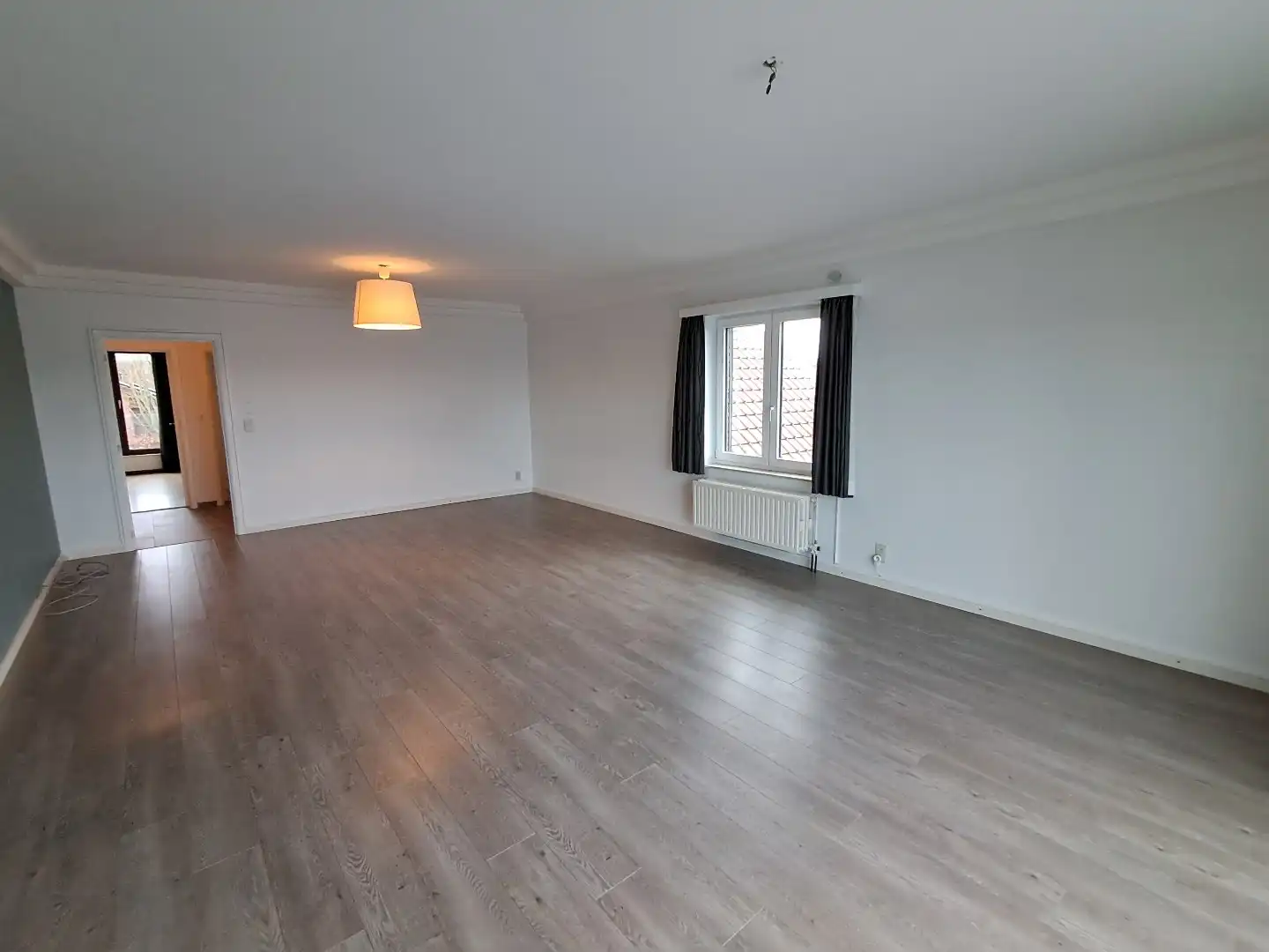 Ruim appartement te Sijsele. foto 4