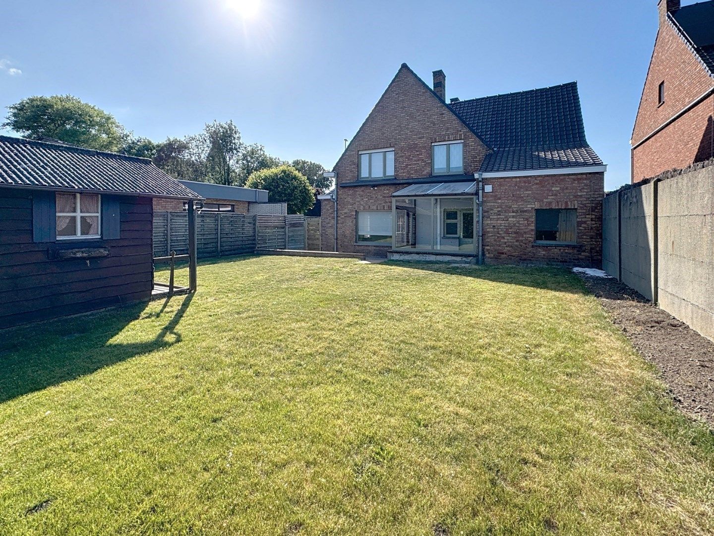 Instapklare en ruime woning met 3slpks en tuin foto 2