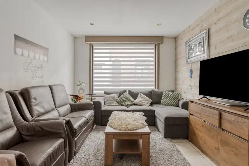 Gezellige rijwoning met 3 slaapkamers TE KOOP in Waregem! foto 3