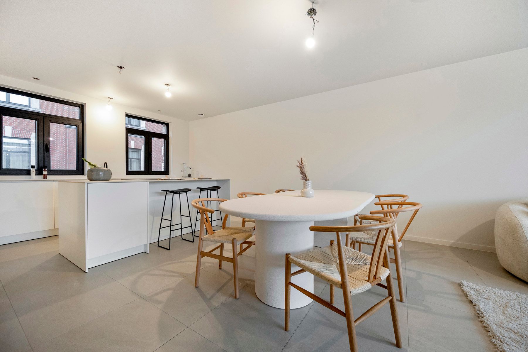 Riant nieuwbouwappartement met lift en veel lichtinval foto 3
