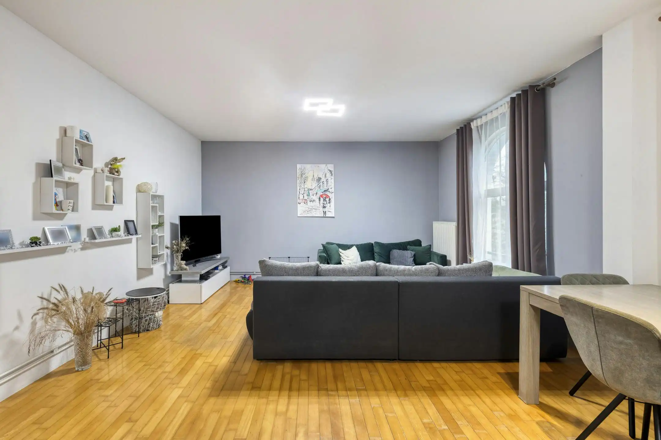 Huis met gelijkvloers kantoor/praktijk te koop in Knesselare foto {{pictureIndex}}