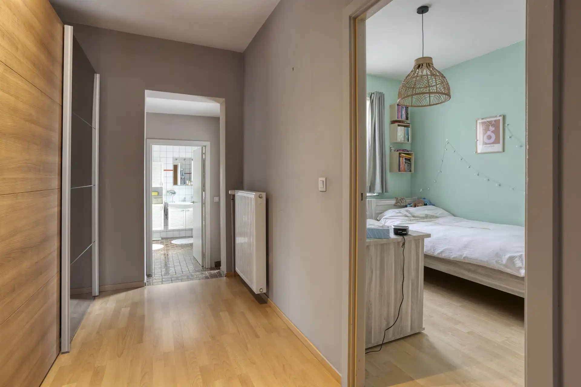 Instapklare woning met 3 slaapkamers, tuin en parkeerplaats foto 10