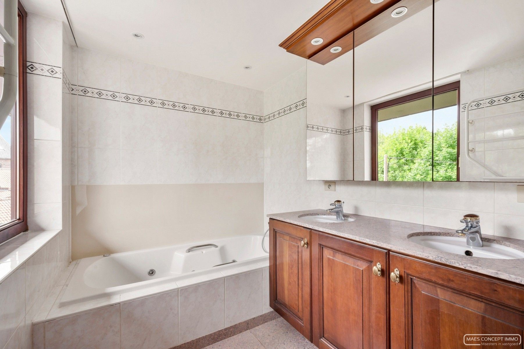 Duplexappartement met 2 slaapkamers en 2 ruime terrassen te huur in Anzegem foto 8