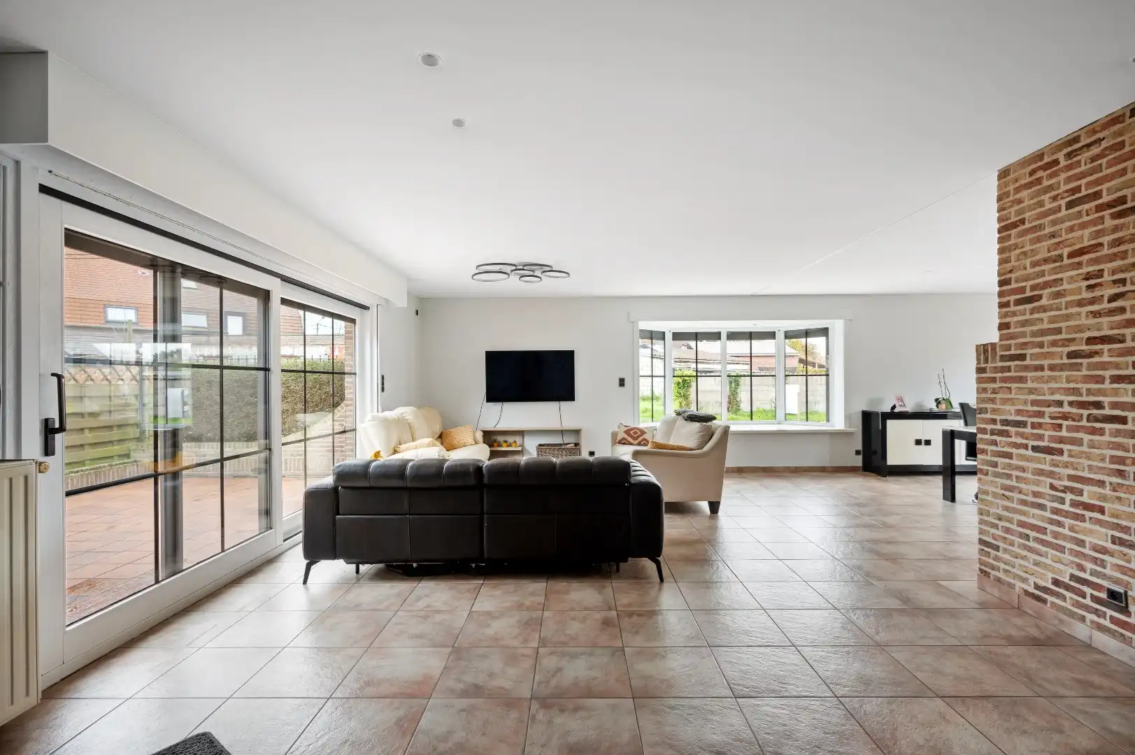  ALLEENSTAANDE VILLA MET 5/6 SLAAPKAMERS, DUBBELE GARAGE EN TUIN  foto 7